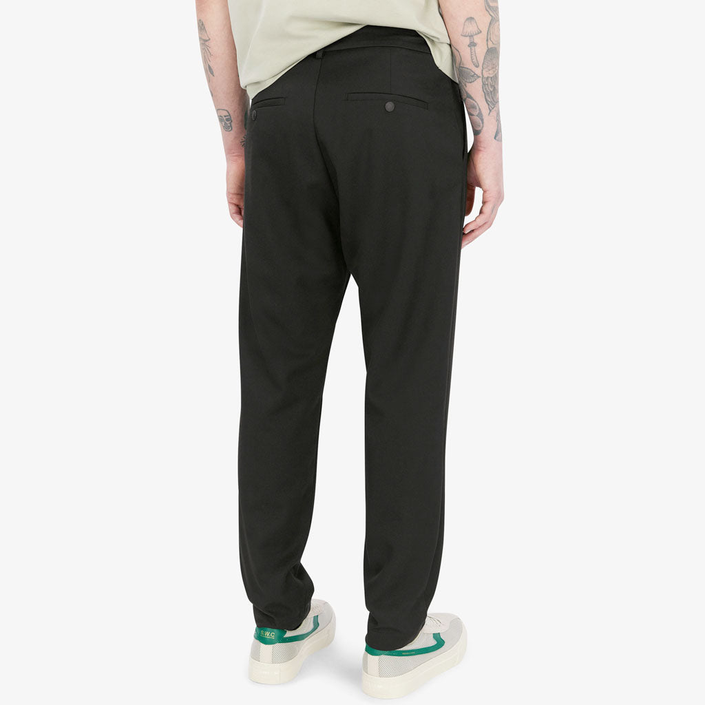 Elvine Chino Arnason Black